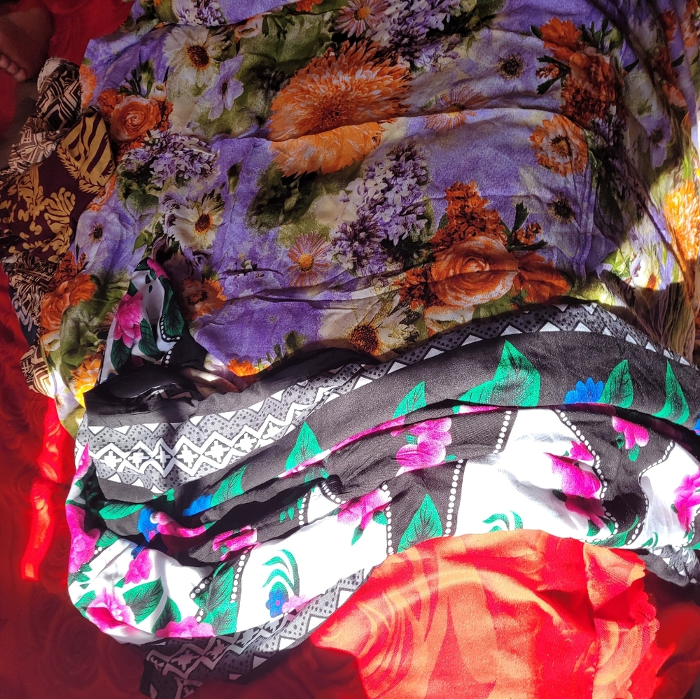 Dresses - Picture 9 of 10
